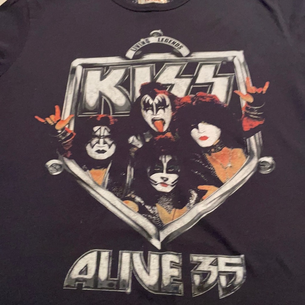 Large black KISS tshirt